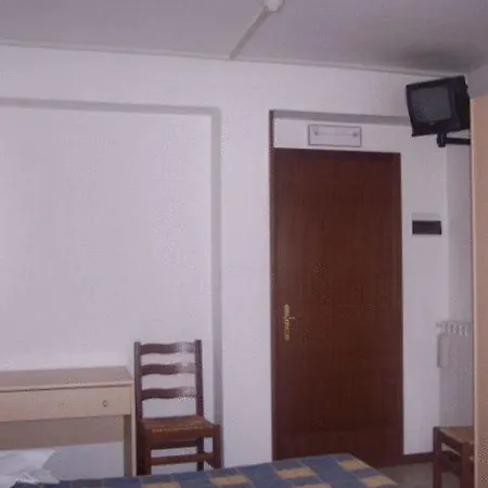 호텔 Autostrada 2*